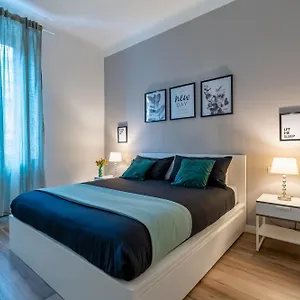 https://politecnico-duomo-eleganza-design-e-comfort.italymilanhotels.net