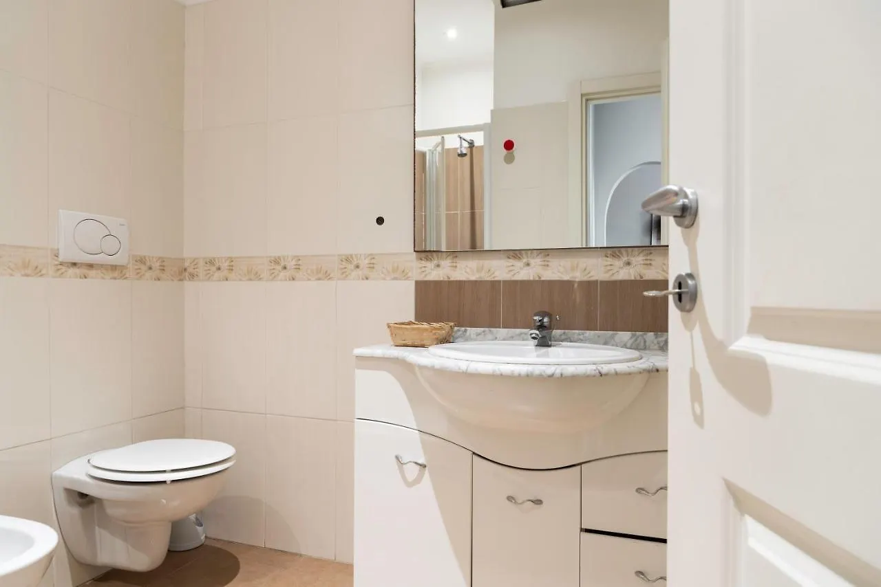 Tiberina Apartments - Rome Trastevere